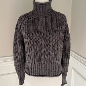 Mock Neck Cropped wool-blend sweater